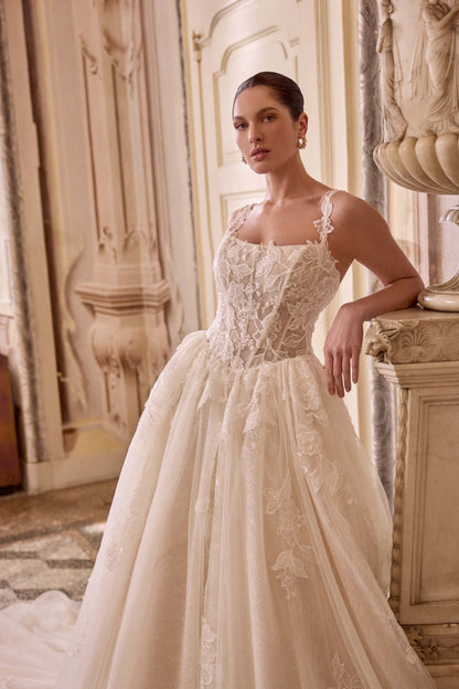Laura (88487LND)